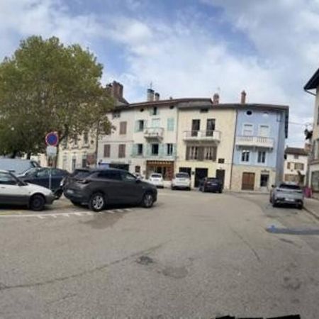 Appartement Sur La Place De Poncin Eksteriør billede