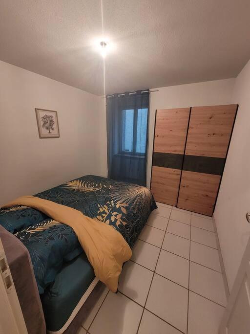 Appartement Sur La Place De Poncin Eksteriør billede